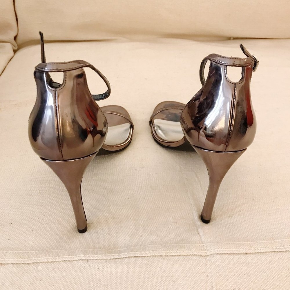 STUART WEITZMAN Nudistsong Patent Leather Heels US 7 - worn for 15 min! - Picture 5 of 11